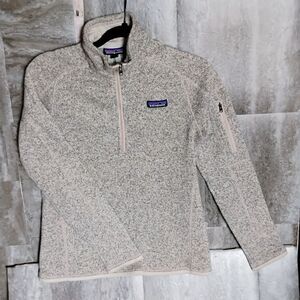Patagonia Women's Better Sweater Quarter Zip Fleece Size Small The color is a bl